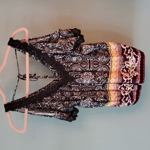 La Hearts NWT Size Medium Black and Multi Cold Shoulder Blouse